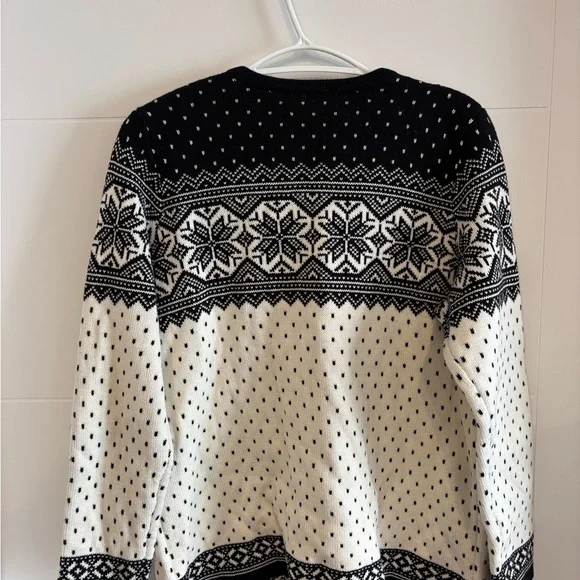 Northern Reflections Monochrome Knit Top - Picture 3 of 3